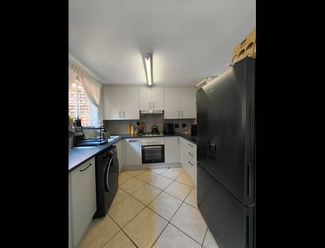 2 BEDROOM DUPLEX FOR SALE IN MORELETAPARK